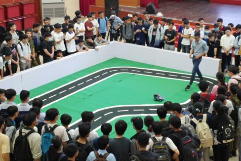 AWS DeepRacer Demo Day